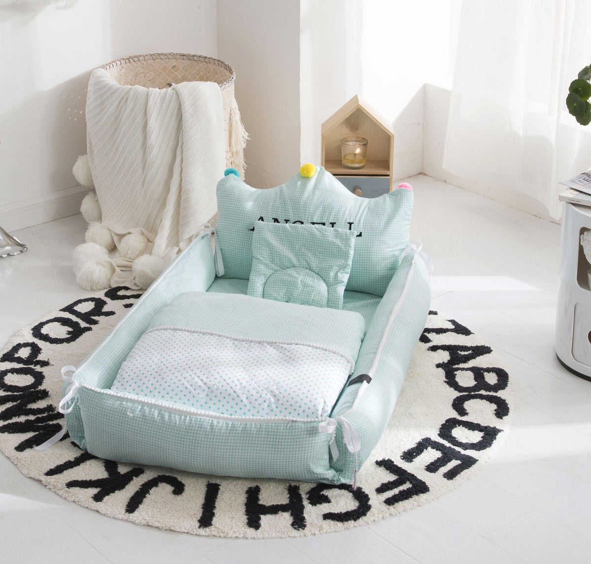 Portable Baby Bed Neonatal Uterine Bionic Crib - Washable & Adjustable Nursery