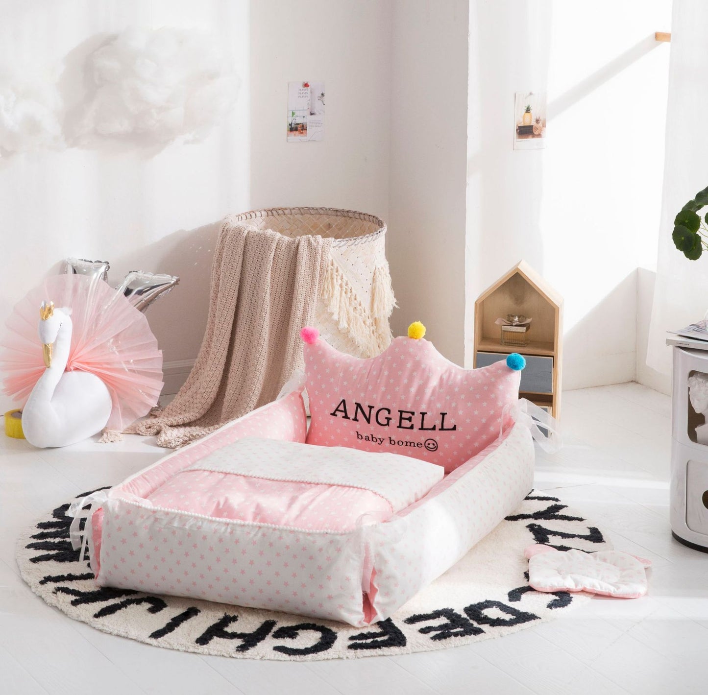 Portable Baby Bed Neonatal Uterine Bionic Crib - Washable & Adjustable Nursery