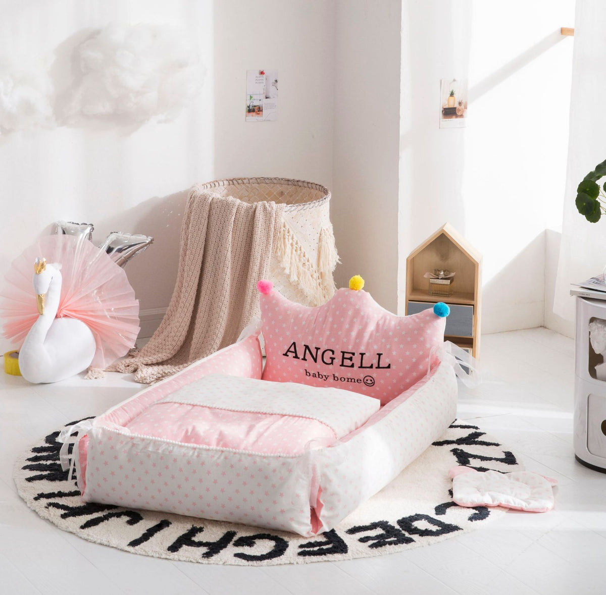 Portable Baby Bed Neonatal Uterine Bionic Crib - Washable & Adjustable Nursery