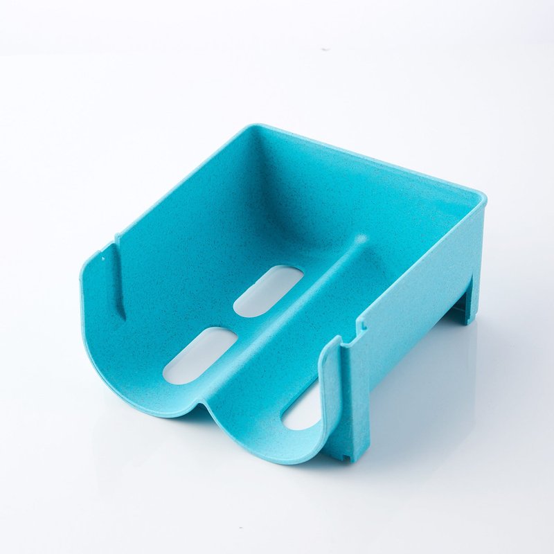 Free-Standing Plastic Water Bottle Storage Rack – Stackable Organizer for Kitchen, Pantry & Countertop