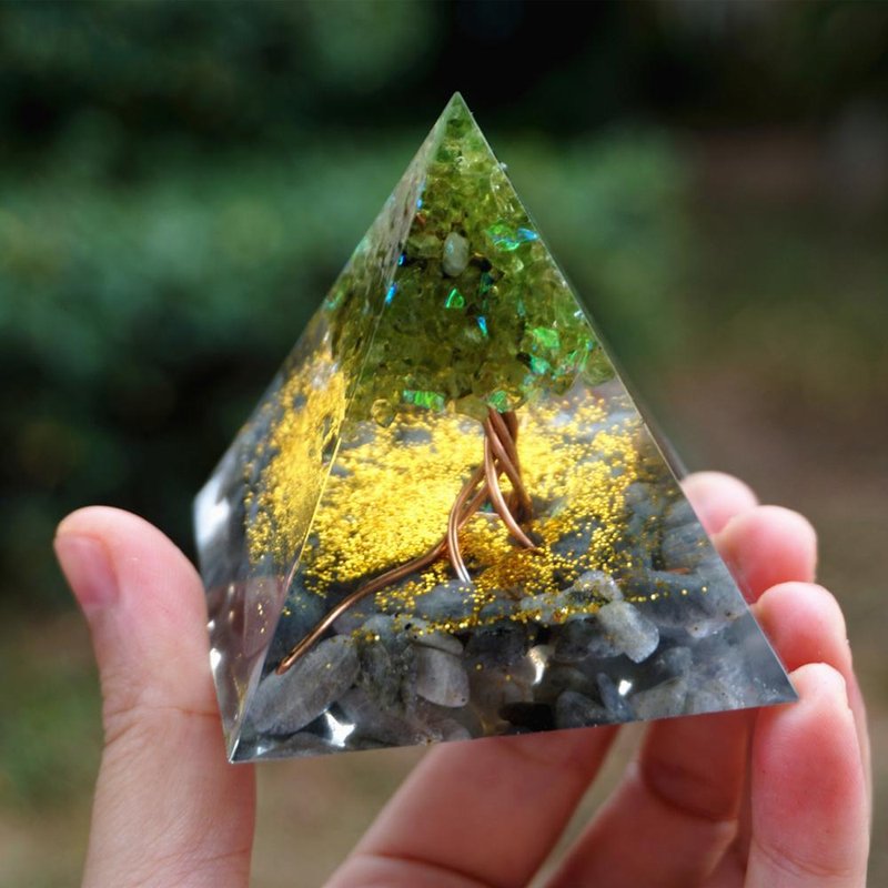 Natural Crystal Crushed Stone for Crafts Pyramid Decor White Agate