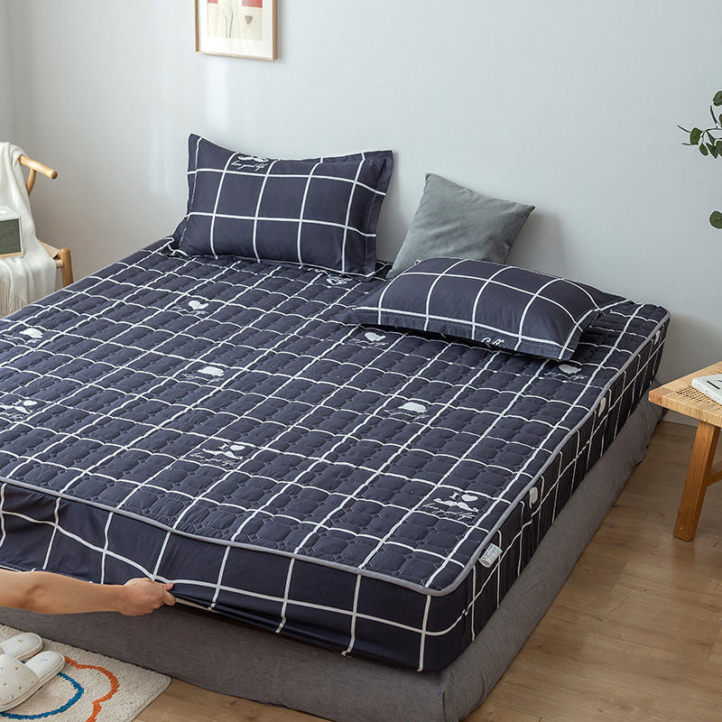 Waterproof Quilted Mattress Cover with Dustproof and Thickened Protection