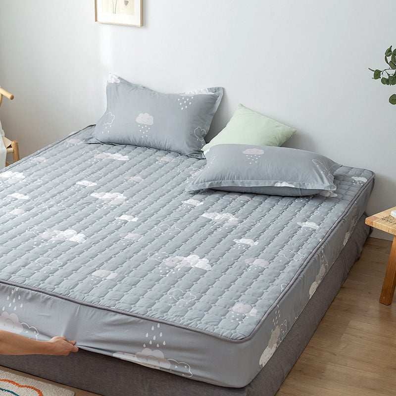 Waterproof Quilted Mattress Cover with Dustproof and Thickened Protection