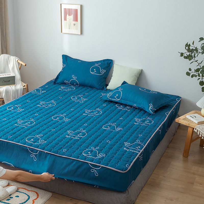 Waterproof Quilted Mattress Cover with Dustproof and Thickened Protection