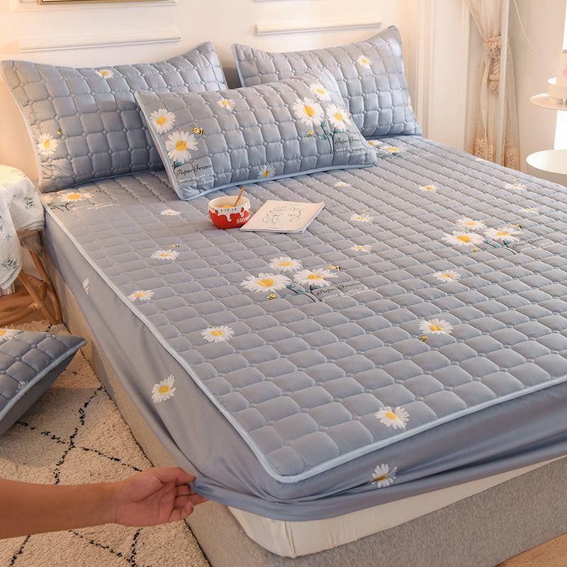 Waterproof Quilted Mattress Cover with Dustproof and Thickened Protection