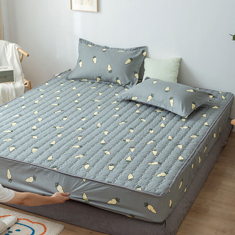 Waterproof Quilted Mattress Cover with Dustproof and Thickened Protection
