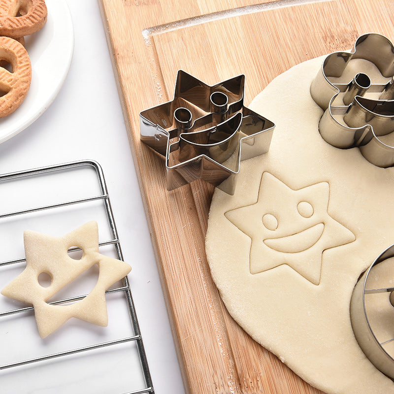 4-Piece Stainless Steel Smiley Biscuit Mould Set for Baking