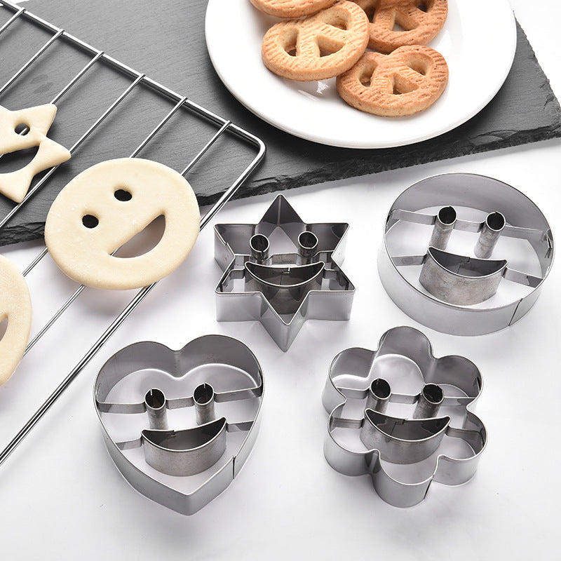 4-Piece Stainless Steel Smiley Biscuit Mould Set for Baking