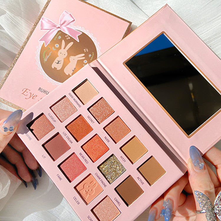 Colorful Eyeshadow Palette with 15 Shades - Matte & Pearly Finishes for Makeup