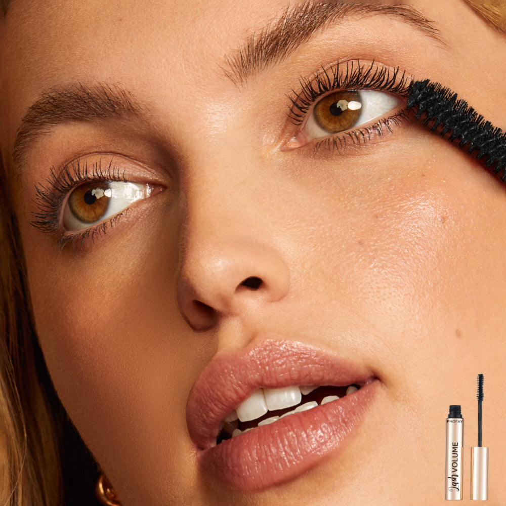 Volumizing Mascara - Curling and Lengthening Eye Makeup