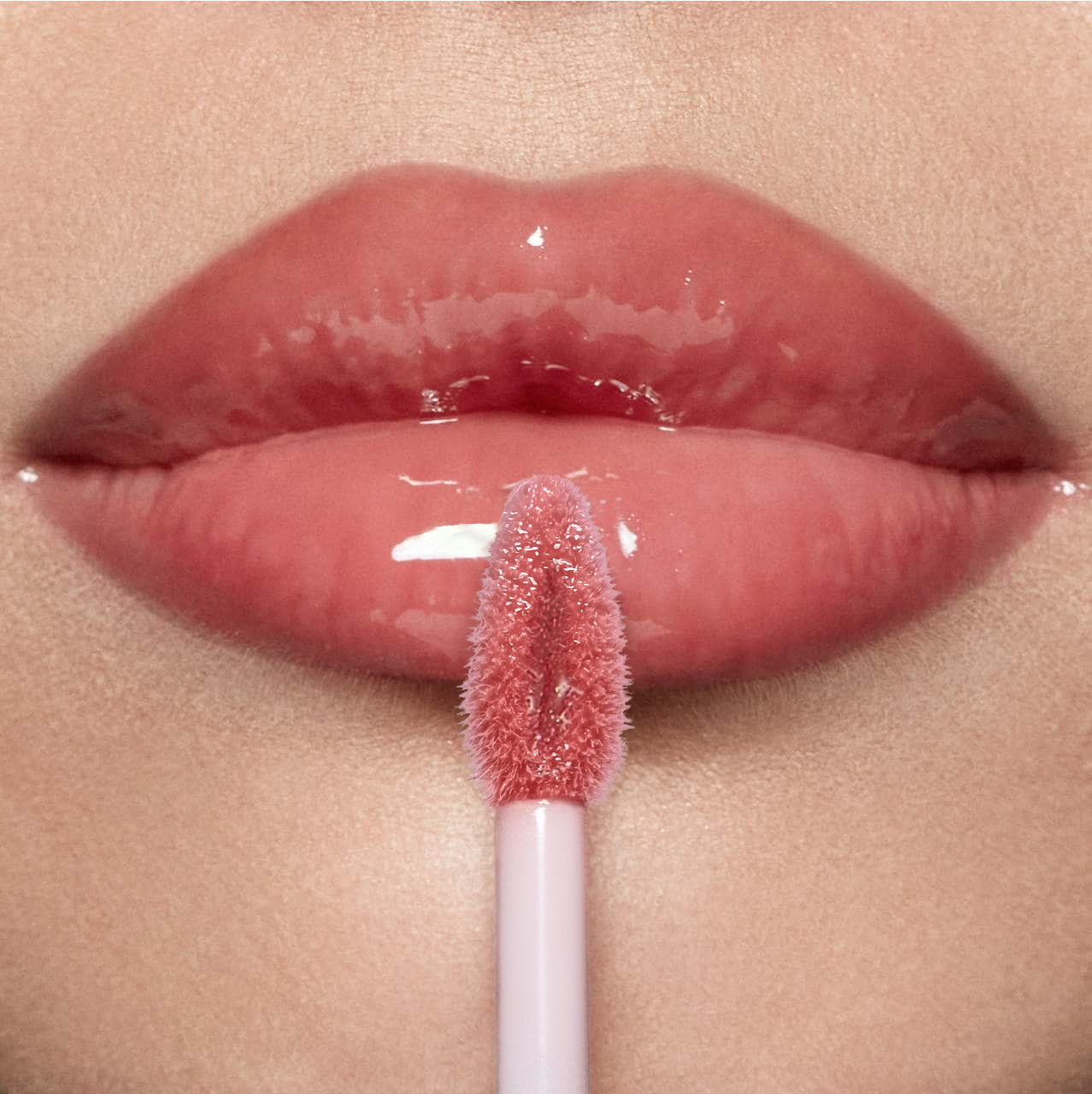 Moisturizing Hyaluronic Lip Gloss - Long-Lasting Smooth Lip Makeup