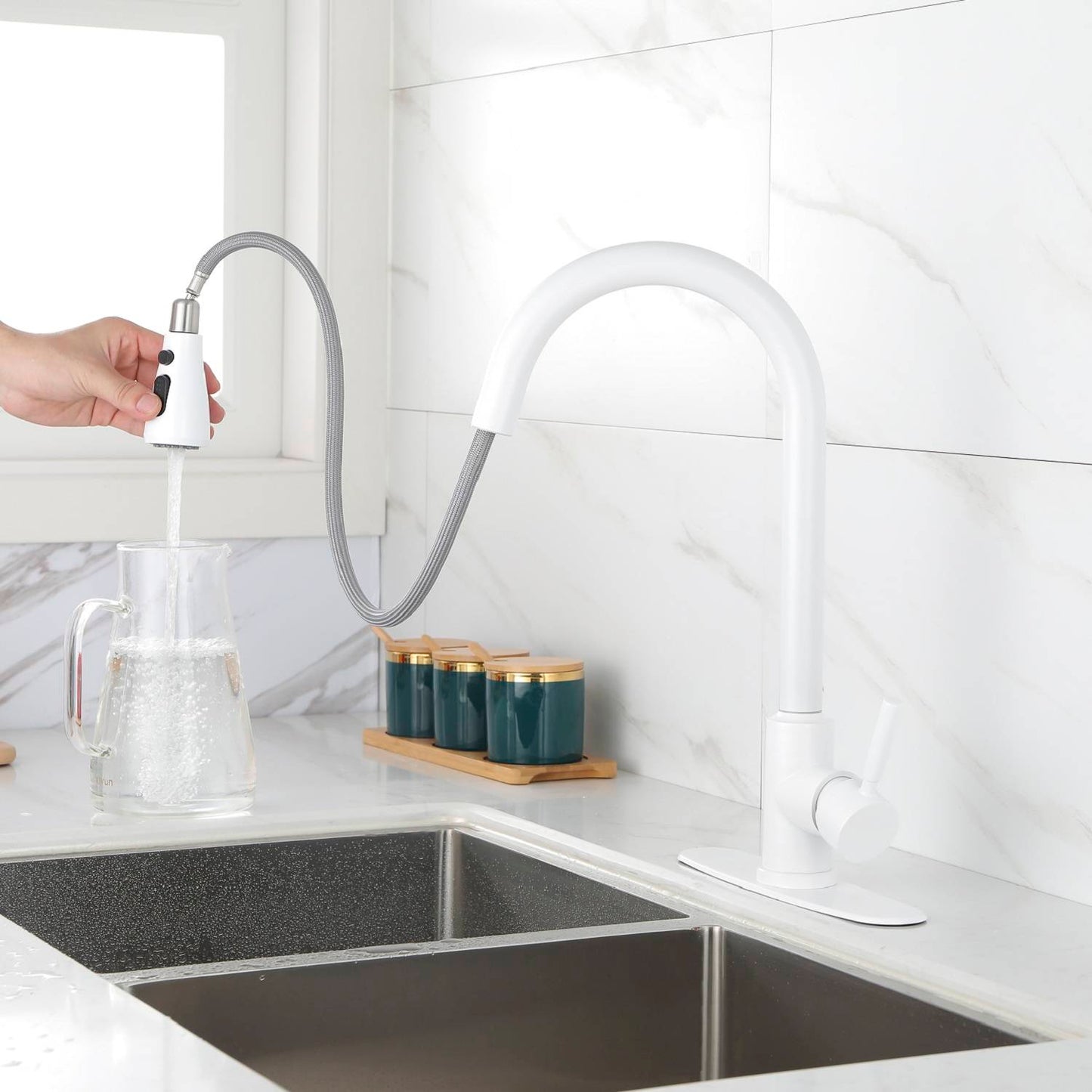 Kitchen Faucet with Pull-Out Sprayer - White Finish