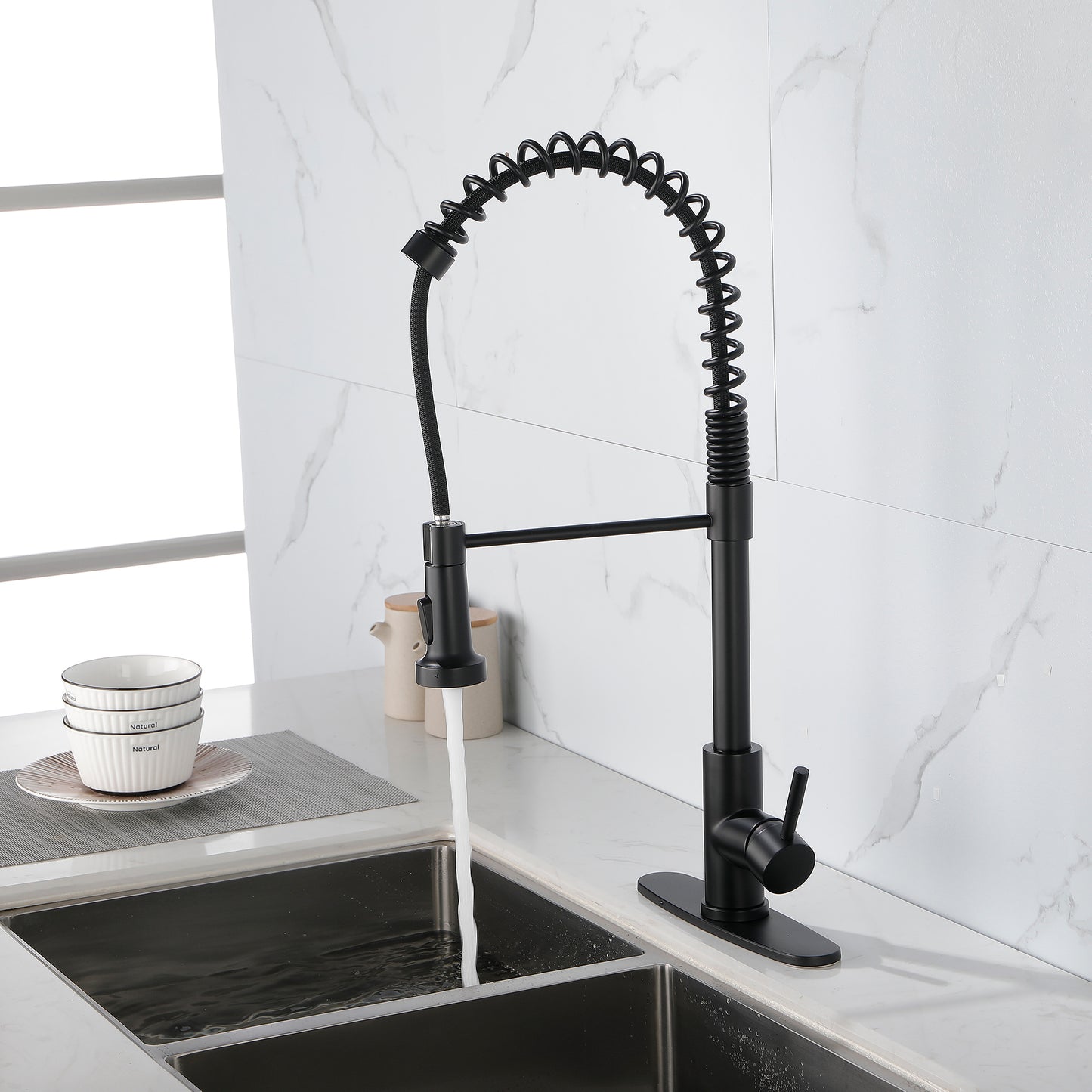 Solid Brass Kitchen Sink Faucet with Pull Down Sprayer - Matte Black