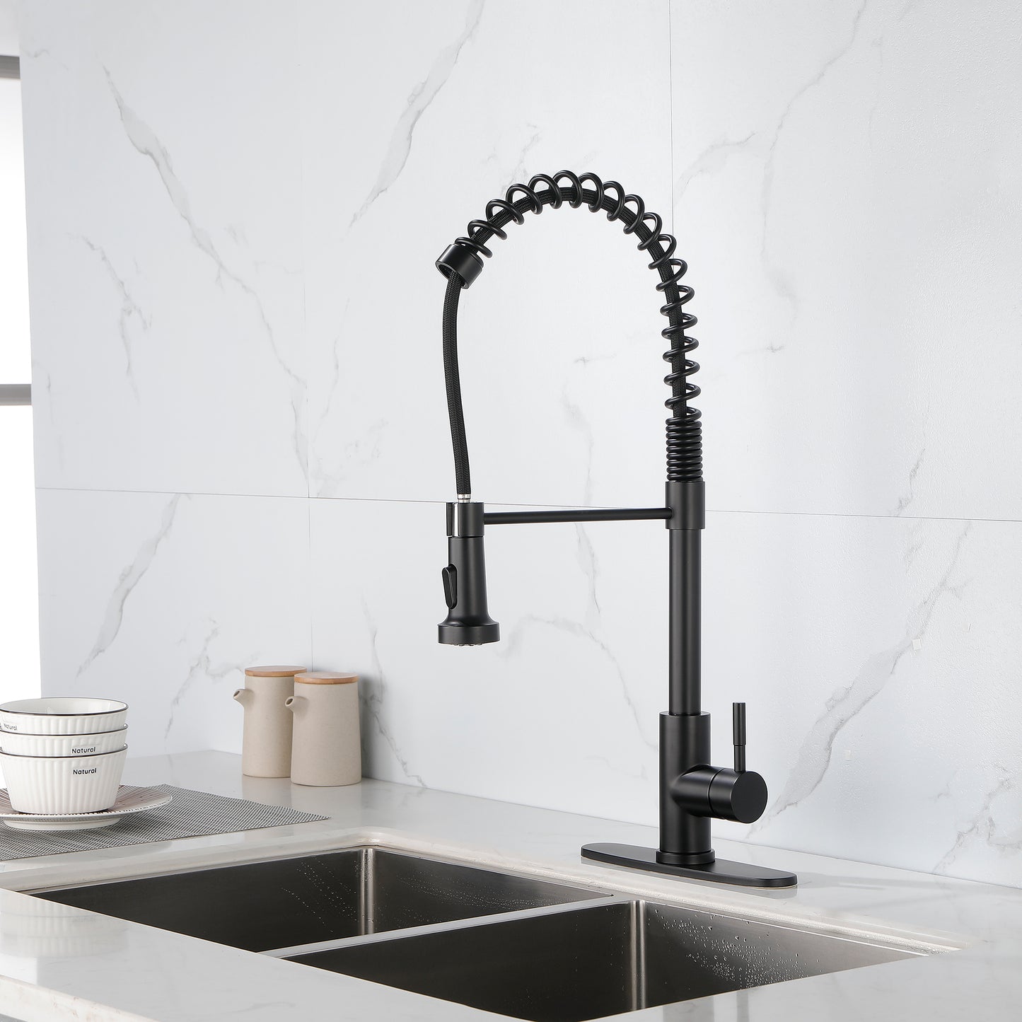 Solid Brass Kitchen Sink Faucet with Pull Down Sprayer - Matte Black