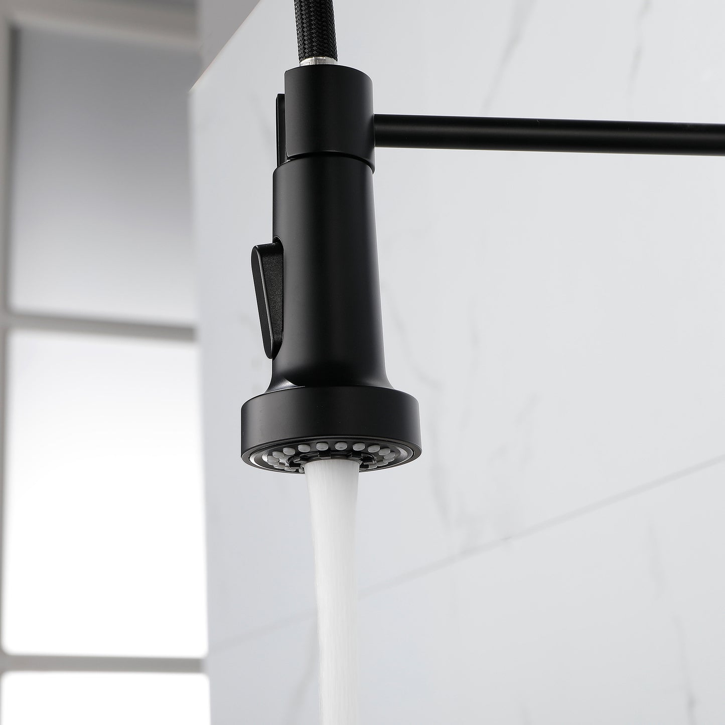 Solid Brass Kitchen Sink Faucet with Pull Down Sprayer - Matte Black