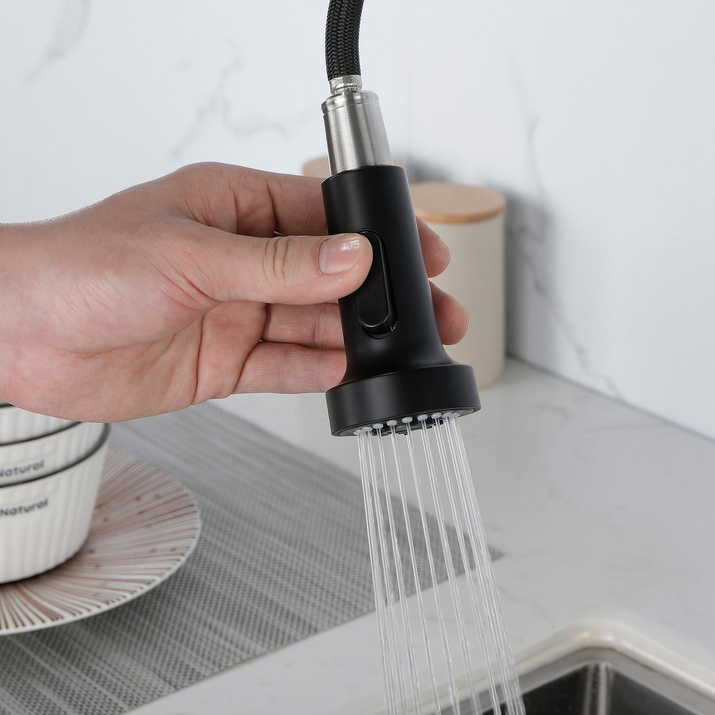 Solid Brass Kitchen Sink Faucet with Pull Down Sprayer - Matte Black