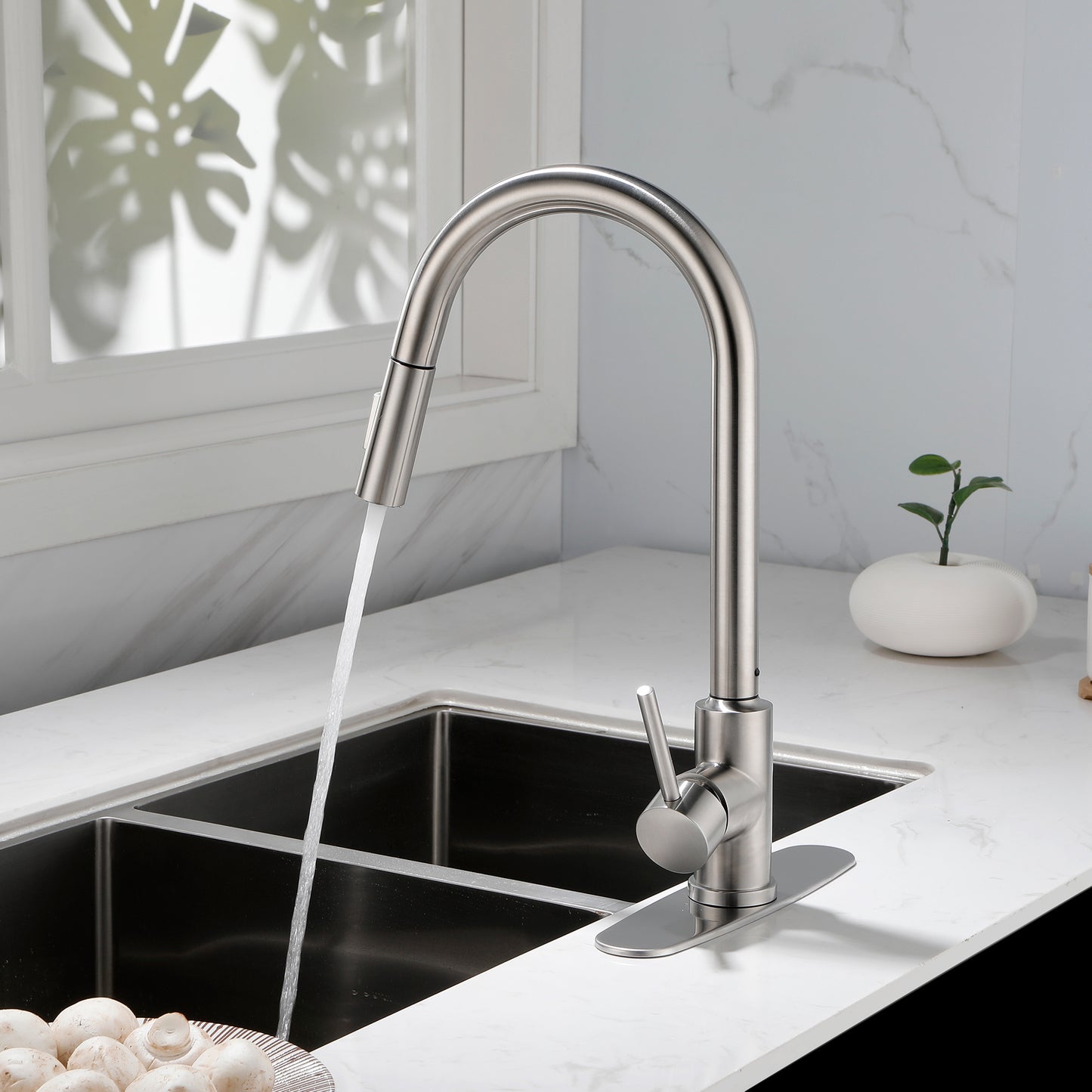 Stainless Steel Kitchen Faucet with Pull-Down Sprayer