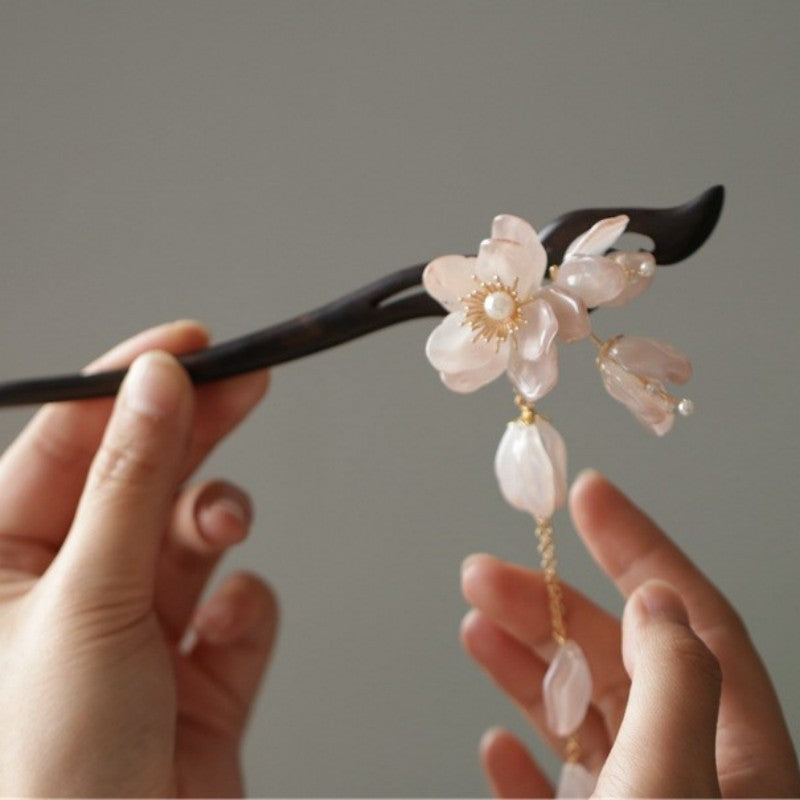 Chinese Style Wooden Hairpin with Floral Design - Retro Hair Accessory