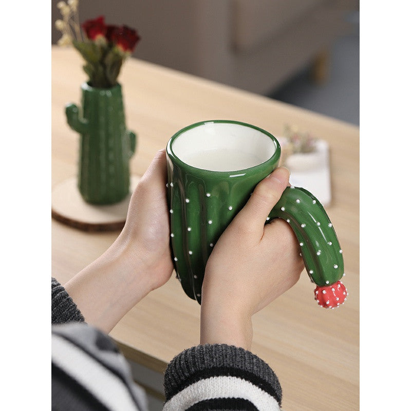 Ceramic Cup with Lid - High Quality Drinkware for Kitchen & Home