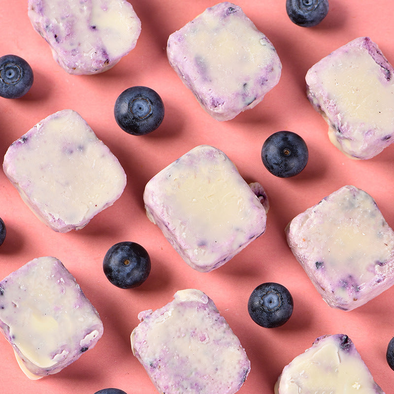 Freeze-Dried Yogurt Cubes With Fruit Pieces 45g