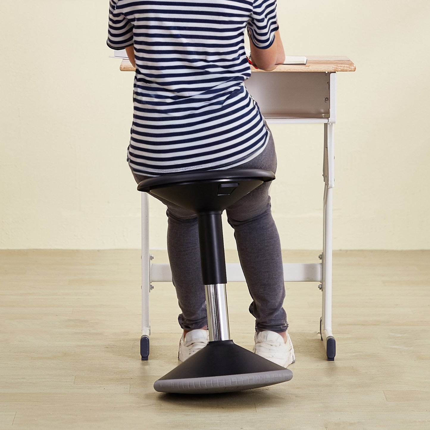 Height-Adjustable Wobble Chair for Active Sitting - Black