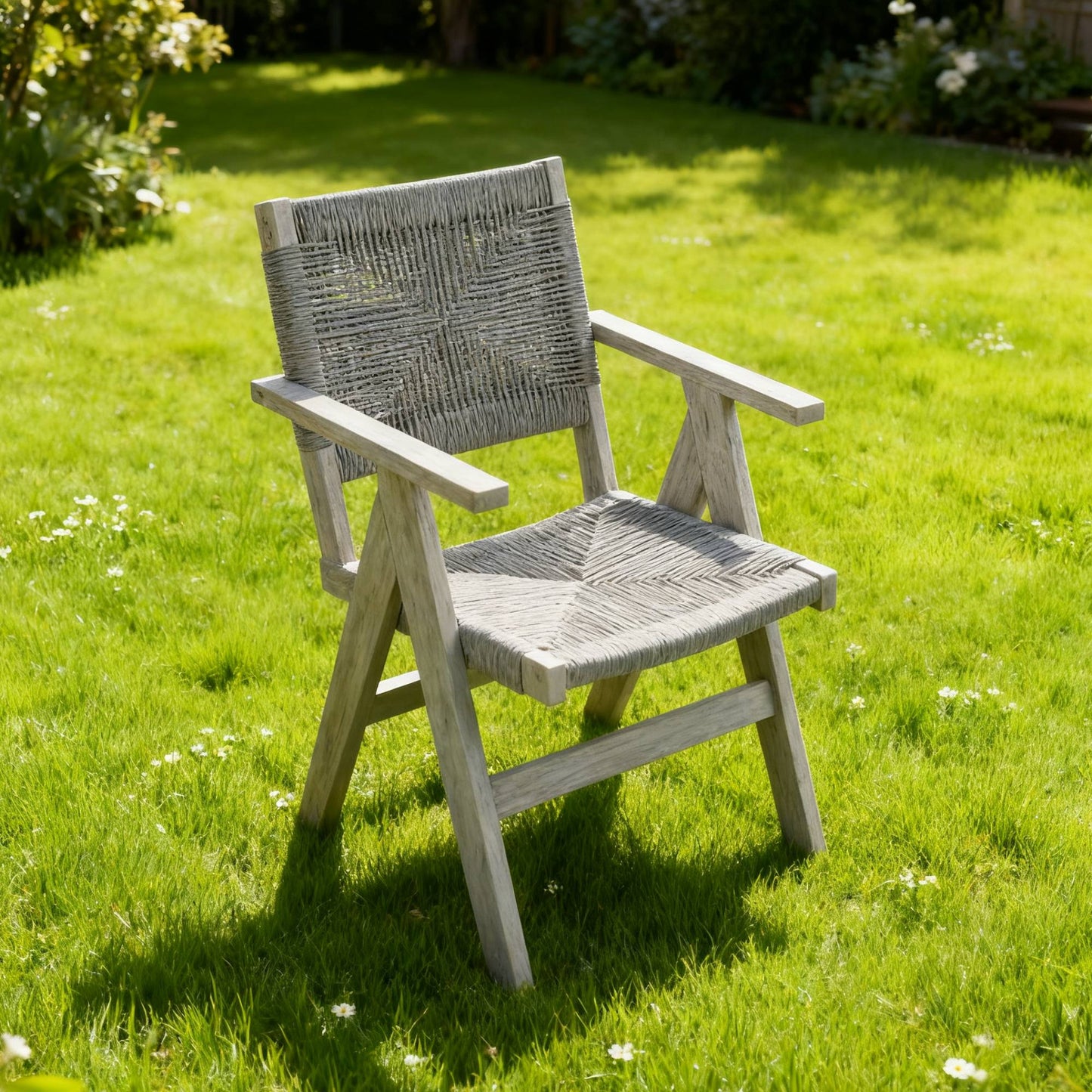 HIPS All-Season Dining Chair Suitable For Garden Dinners & Versatile