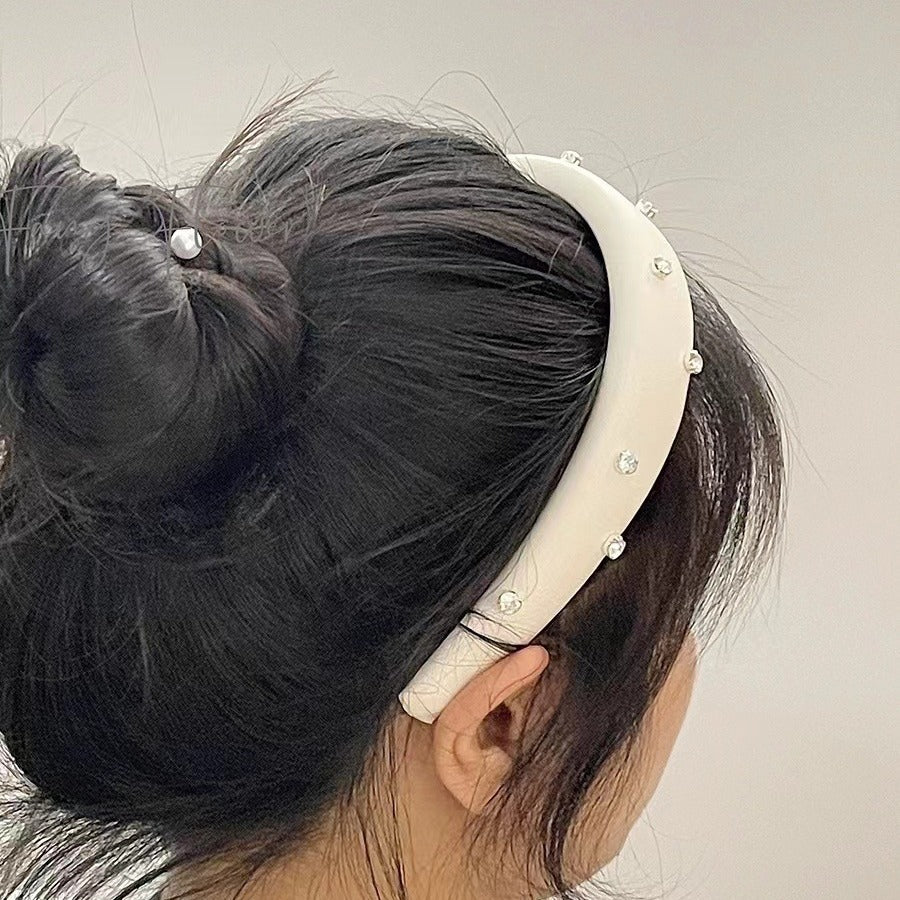 Women's Elegant Pearl Headband with Sponge Detail