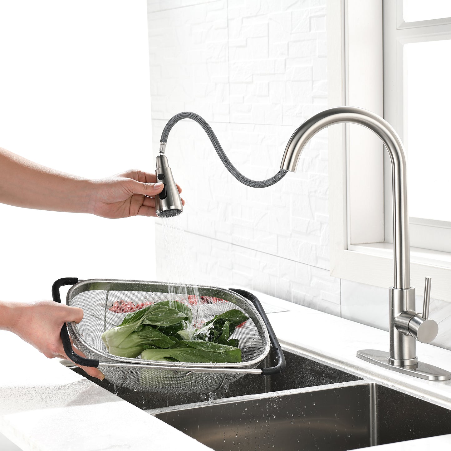 Single Handle Stainless Steel Pull Down Kitchen Faucet - Silvery