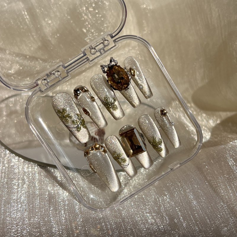 Cat Eye Nail Art Set - Handmade Nail Tips
