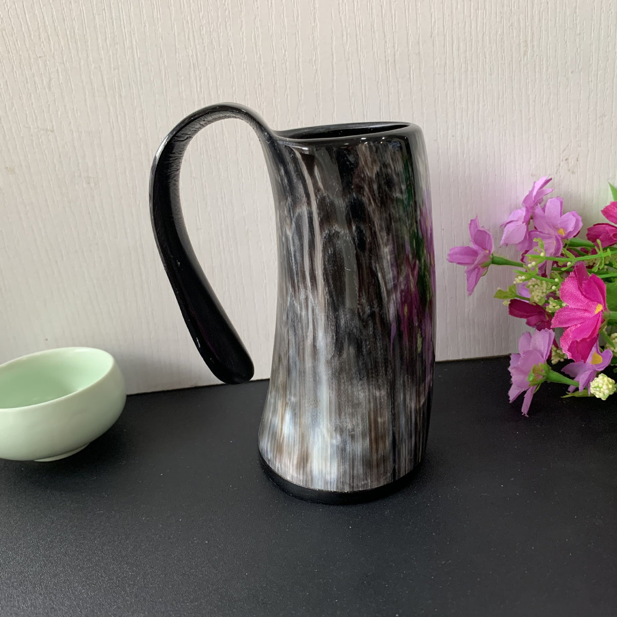 Niujiao Handcrafted Water Cup Ornament - Natural Horn, Modern Home Decor