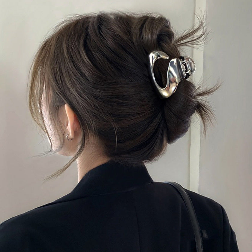 Oversized Pearl Wave Hair Accessory Headband for Women