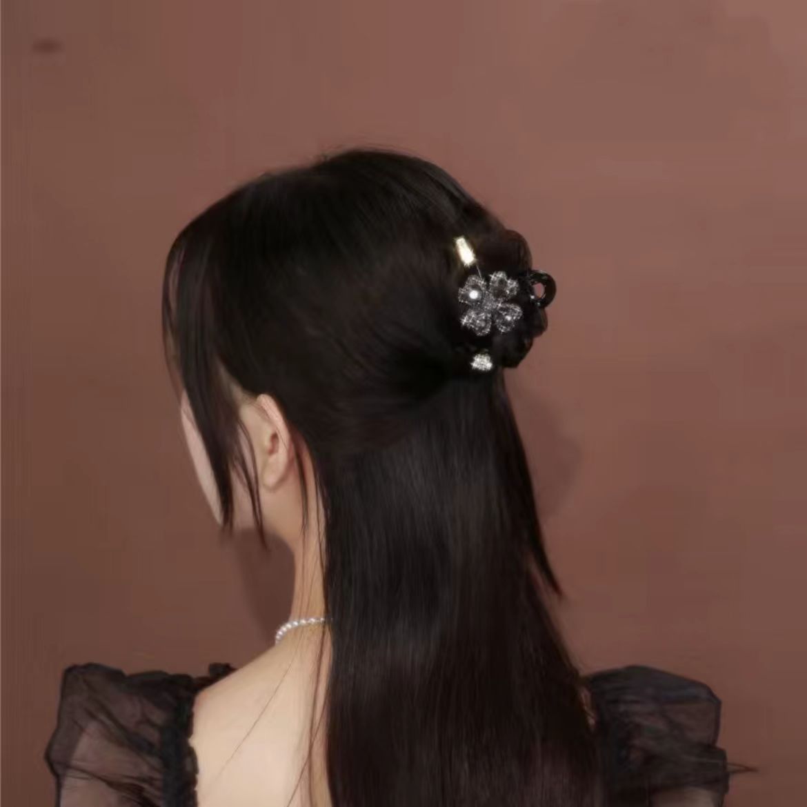Acrylic Jaw Clip with Diamond Bow Design - Medium Hair Accessory