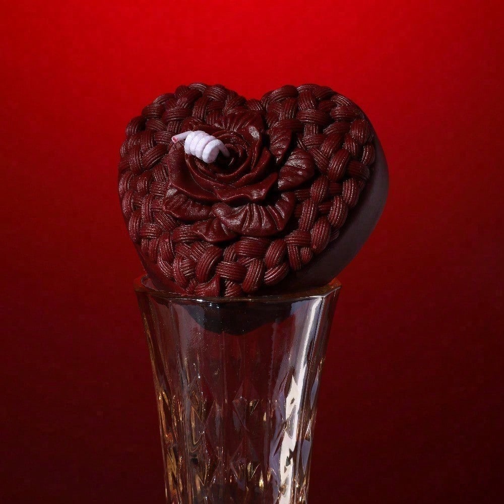Artistic Sculpted Scented Candles - Handmade Rose-Shaped Decor