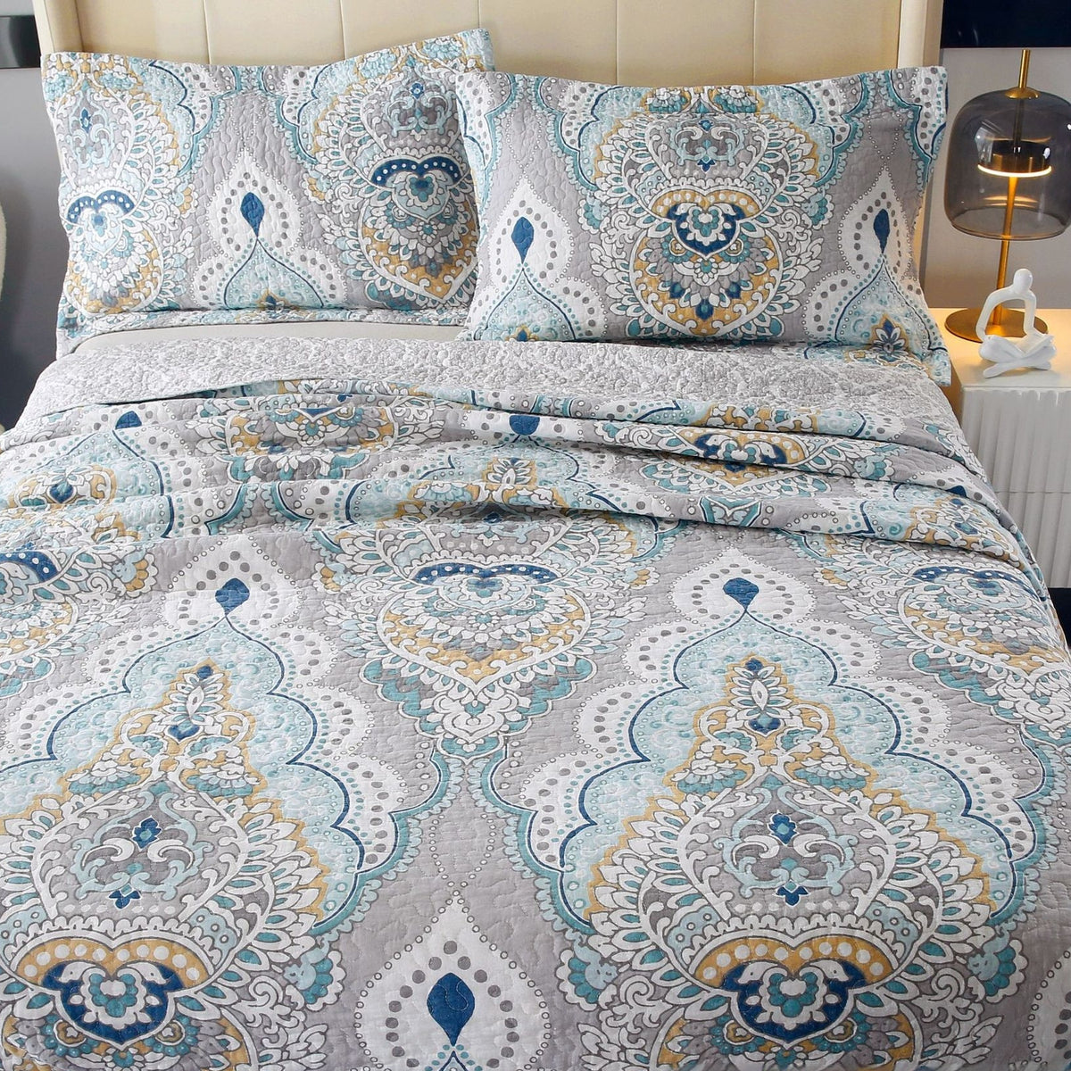 Luxury Cotton Bedding Set with Duvet Cover and Pillowcases – All Sizes & Colors