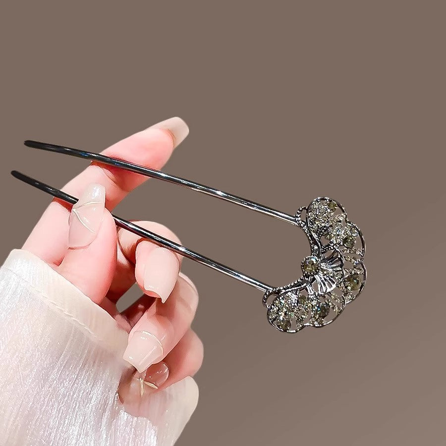 Retro Floral Hairpin with Alloy Fan Shape - Black
