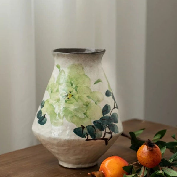 Ceramic Vase Home Decor Ornament - Hand-Painted Chinese Style, 10x20cm