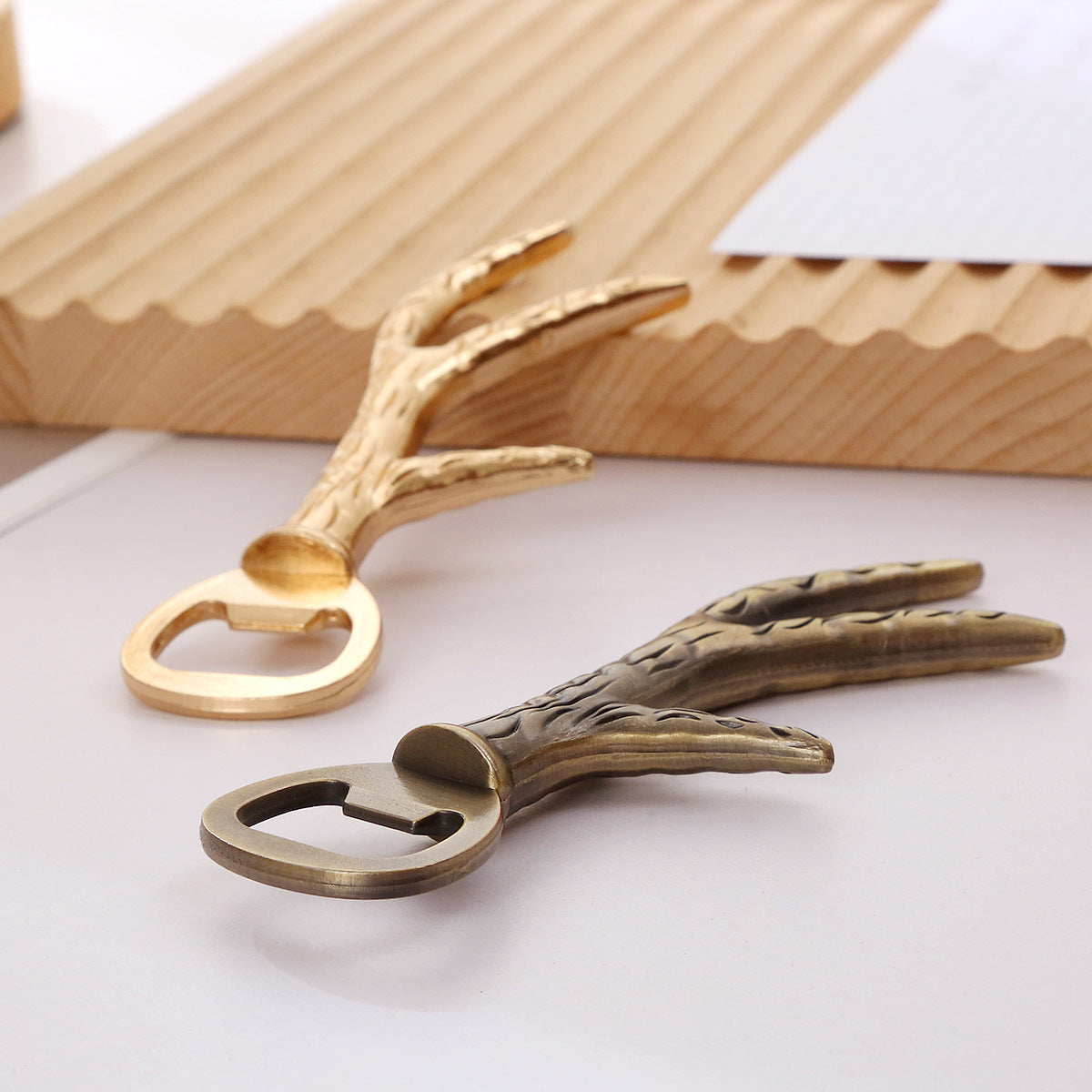 Creative European Beer Bottle Opener with Zinc Alloy Finish - Christmas Antler Design