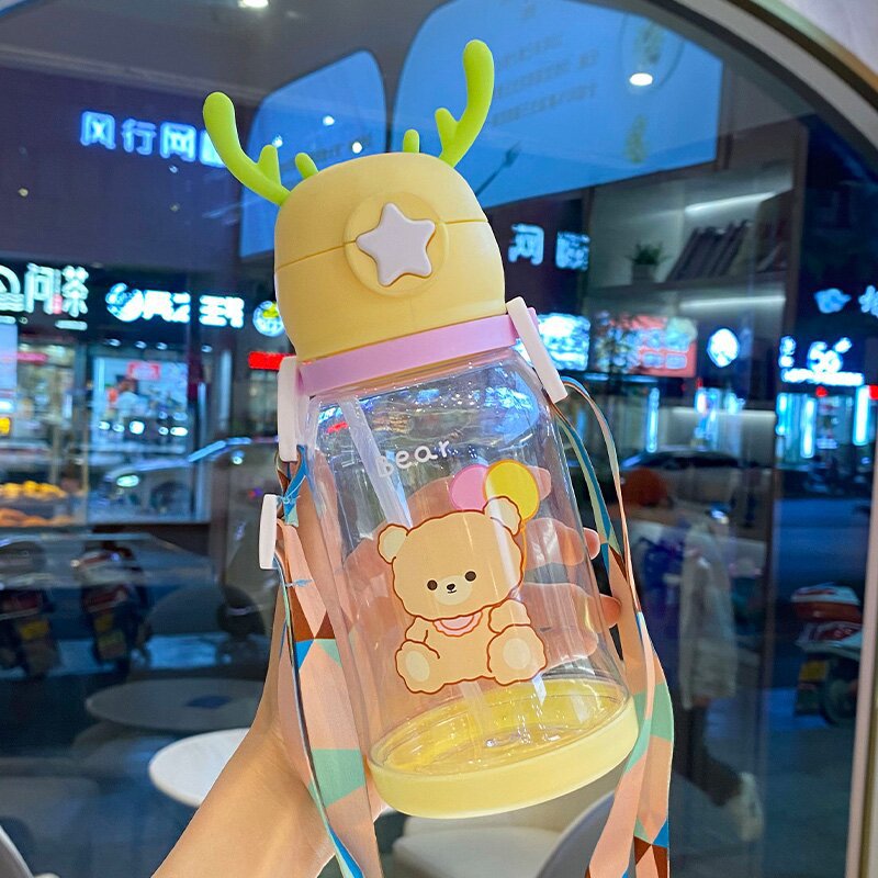 Large Capacity Cartoon Antlers Plastic Drinking Cup with Straw - 600ML, Multiple Colors