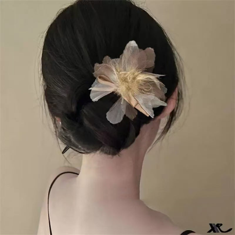 Vintage Flower and Feather Hair Stick for Women - Traditional Chinese Style Hair Ornament