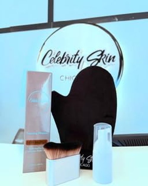 Celebrity Skin Chicago Competition Ready Tanning Kit, Deep Bronze Mousse with Applicator Mitt and Blending Brush