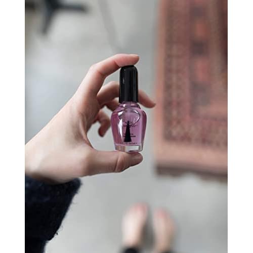 Nail Magic Strong Botanical Nail Strengthener,Conditioner w/horsetail, rich in silica, nutrients, vegan, cruelty free, helps splitting, cracking and breaking nails. Nail health & growth (0.5 Fl Oz)