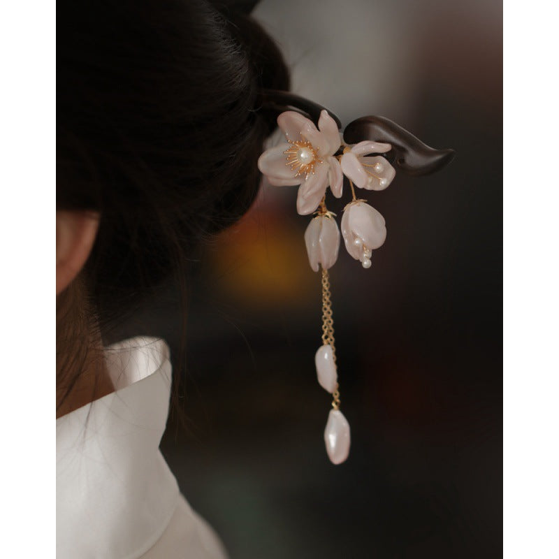 Chinese Style Wooden Hairpin with Floral Design - Retro Hair Accessory