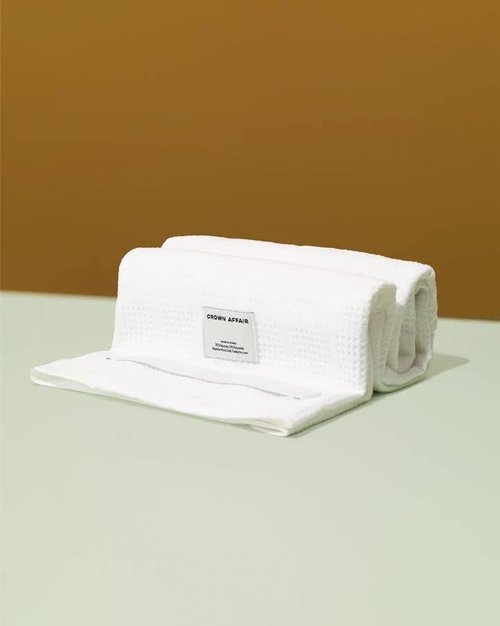 CROWN AFFAIR - The Towel - Special Microfiber Hair Towel, Oversized for Optimal Drying, White
