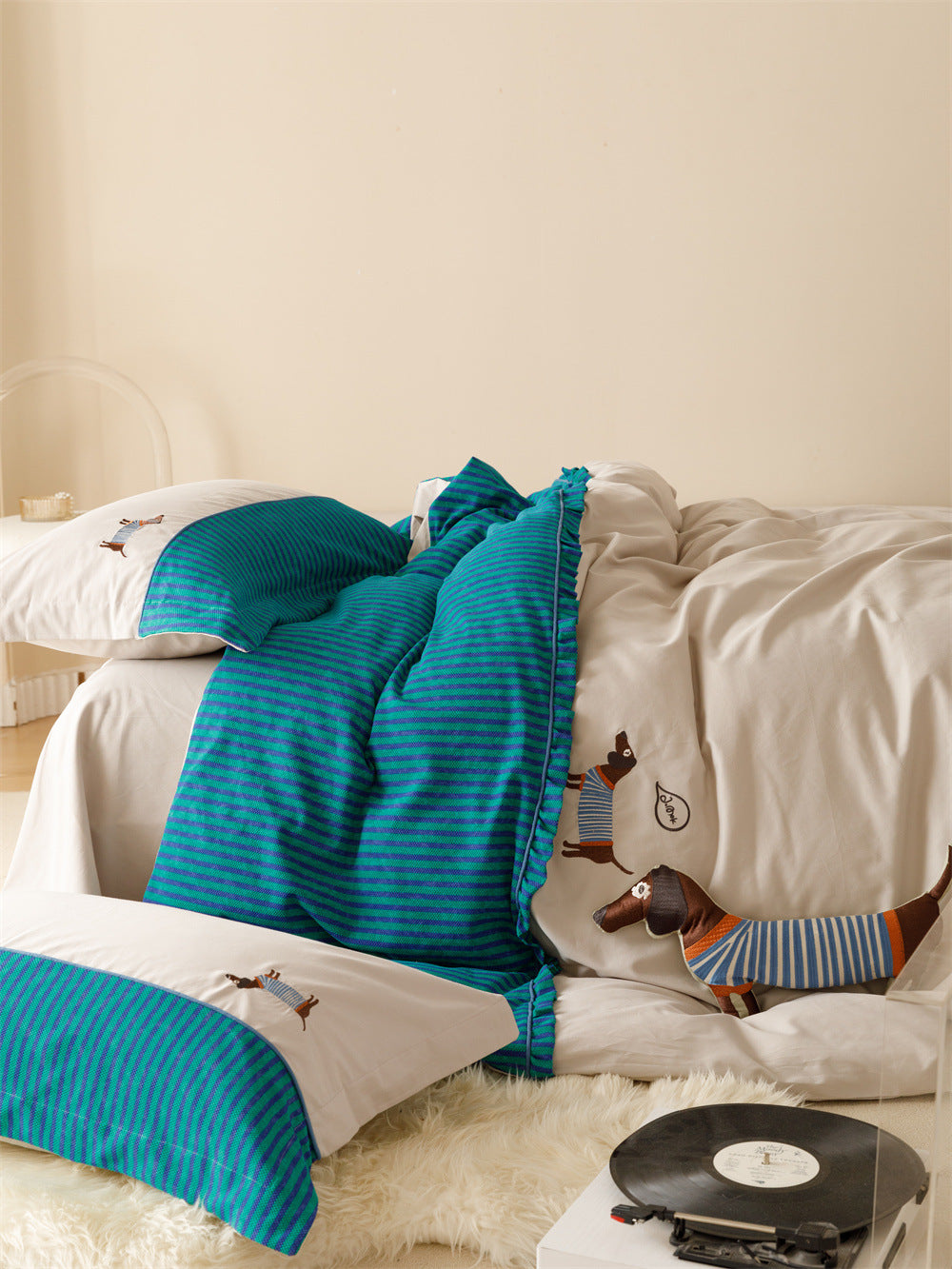 120 Thread Count Cotton Quilt Cover Bedding Set - Embroidered Four-Piece