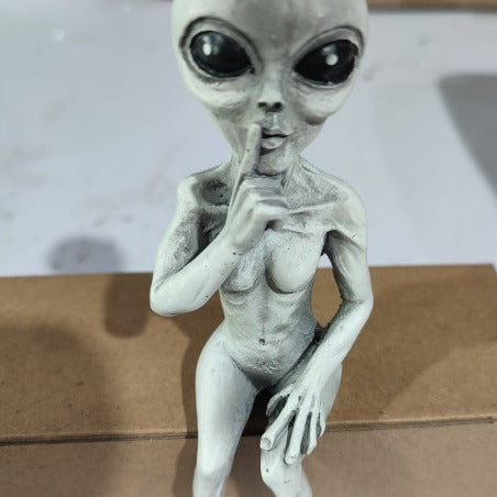 Resin Alien Statue Ornament Decoration for Home & Garden