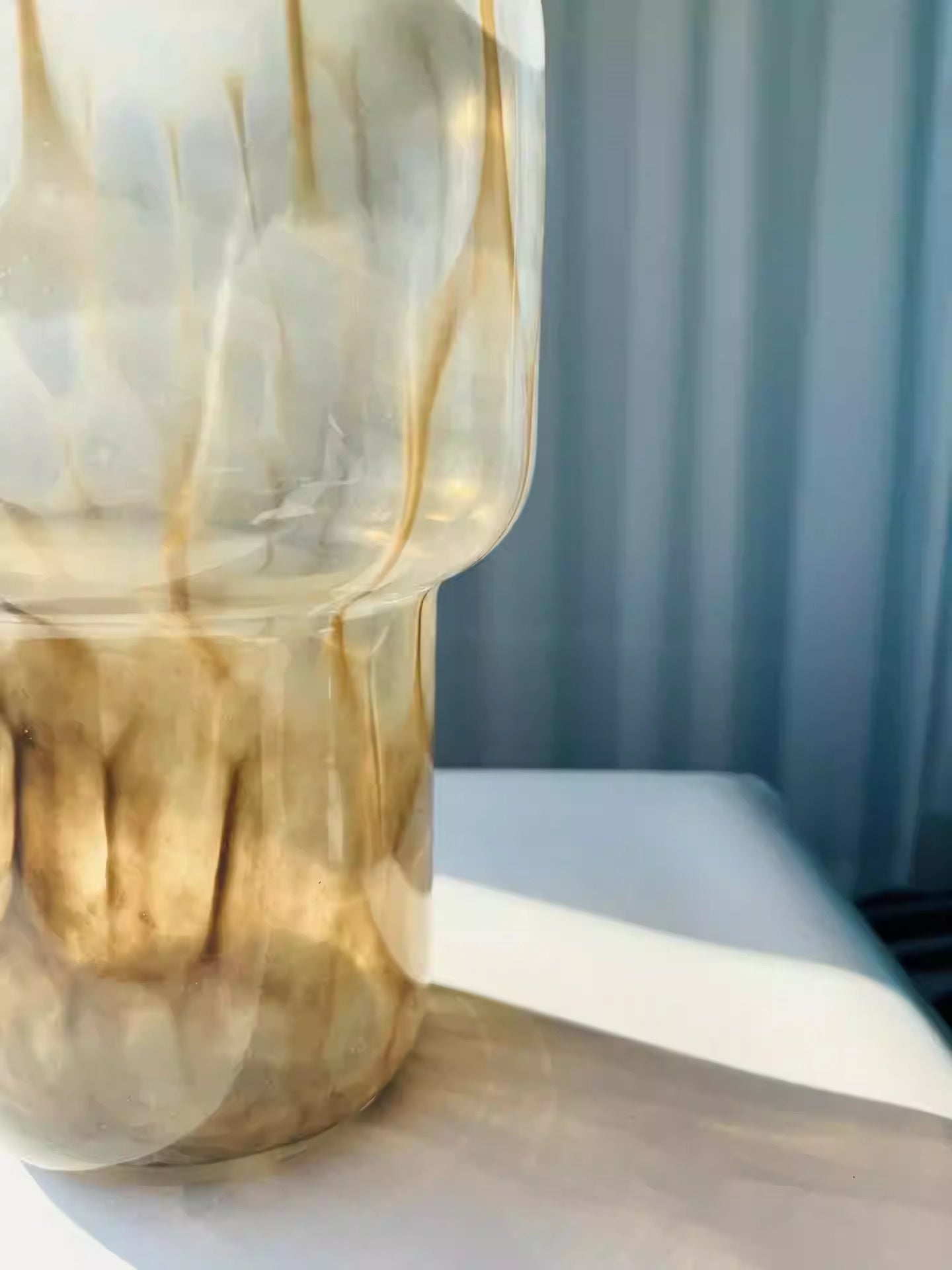 Chinese Style Glass Vase for Home Decor, Brown Translucent Oolong Tea Accent
