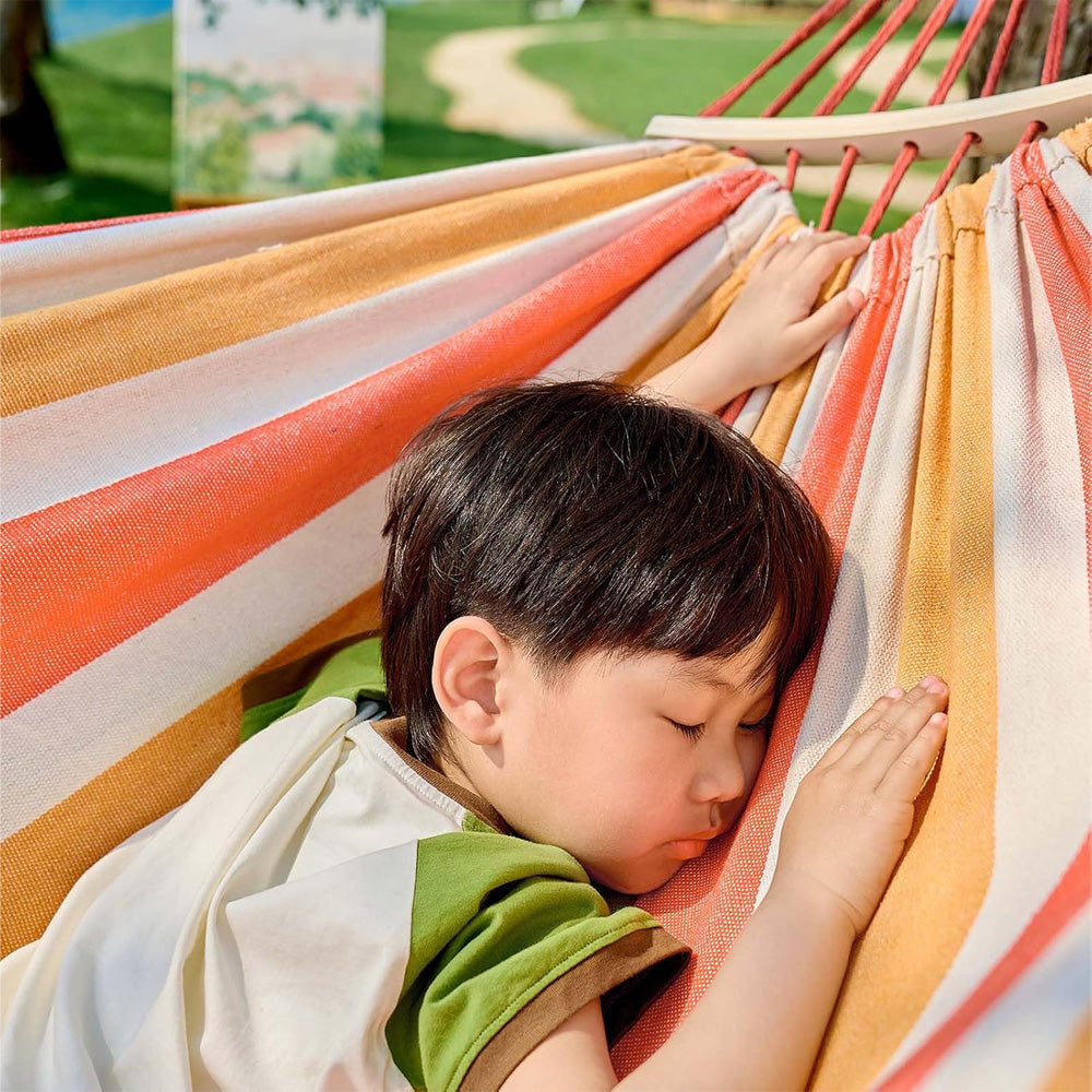 Portable Single Hammock with Wooden Spreader Bar - Max Load 500LBS