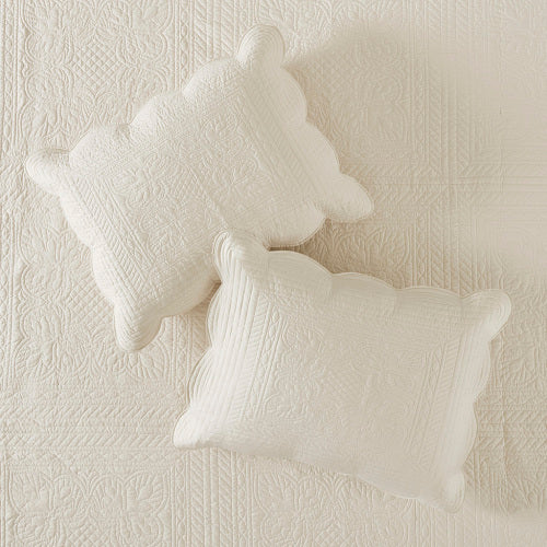 3 Piece Reversible Scalloped Edge Quilt Set - Cream, King/Cal King