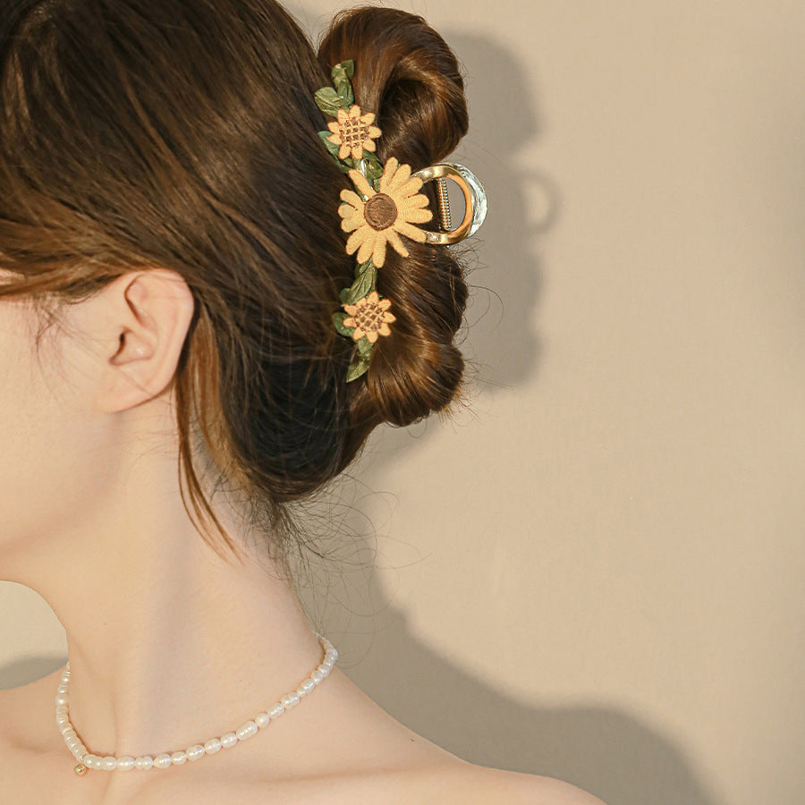 Flower Hairpin for Women Small Daisy Clip Elegant Hair Accessory