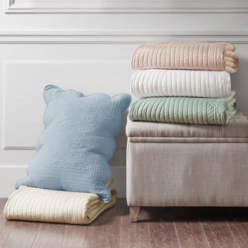 3 Piece Reversible Scalloped Edge Quilt Set - Cream, King/Cal King